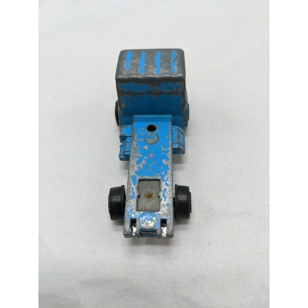 Yat Ming vintage blue